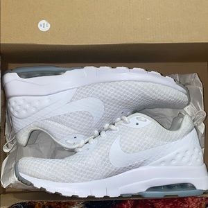 Women’s Nike Air Max Motion LW